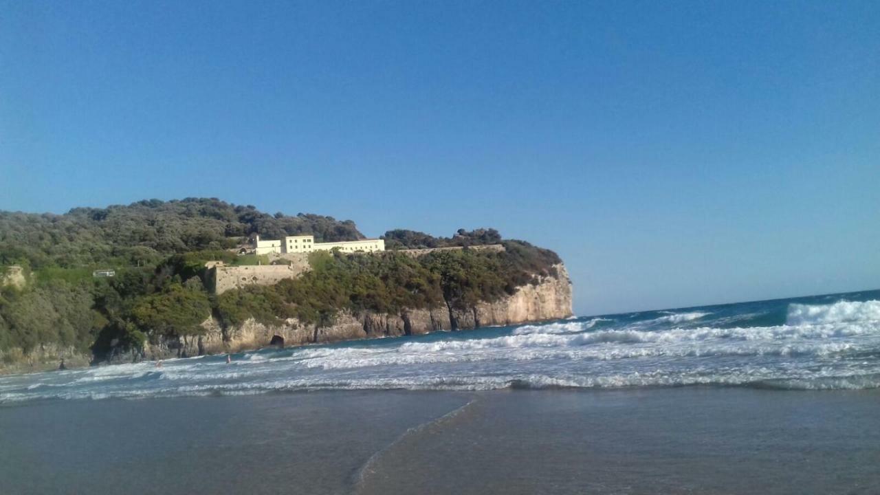 L'Ancorotto Azzurro Apartment Gaeta Ngoại thất bức ảnh