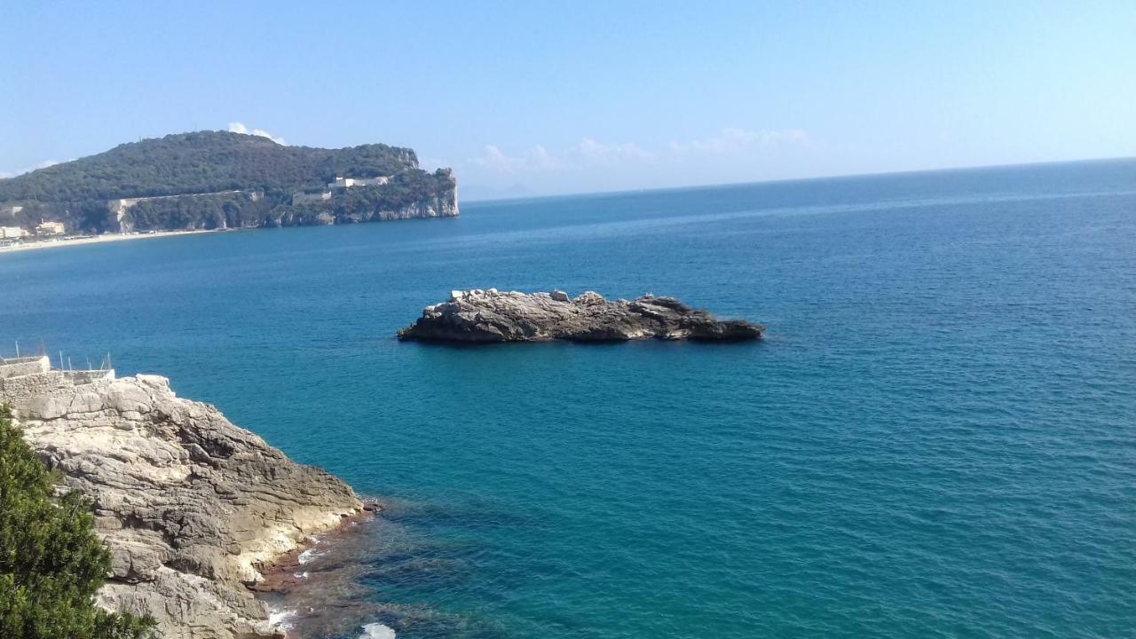 L'Ancorotto Azzurro Apartment Gaeta Ngoại thất bức ảnh